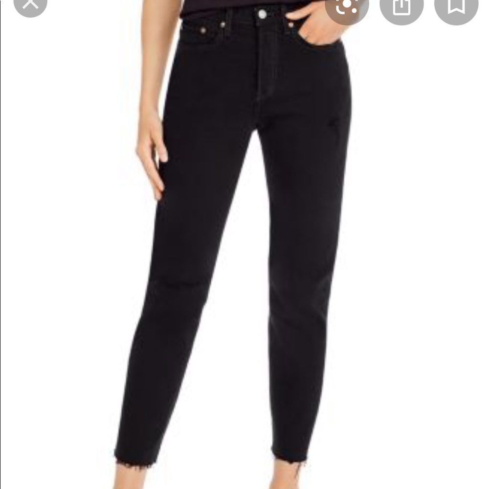 Levis raw hem skinny legging jeans